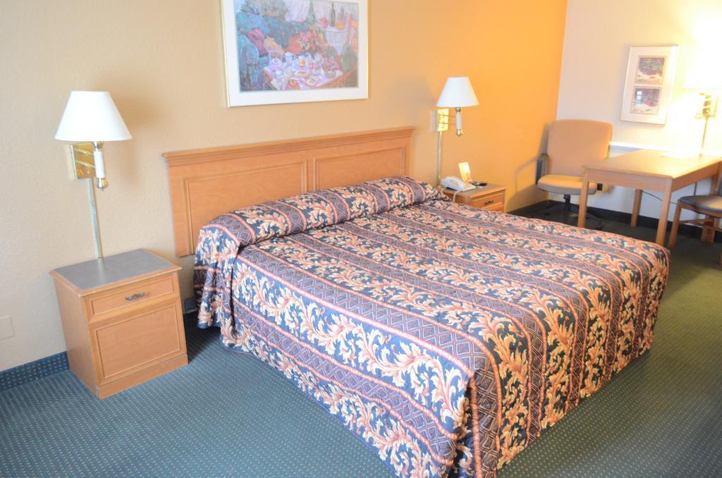 America'S Inn Houston/Stafford /Sugarland Rom bilde